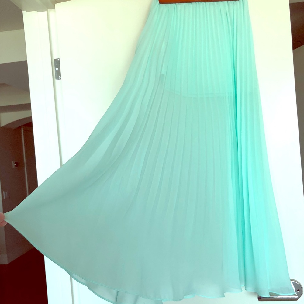 EUC Pleated maxi skirt by H&M (mint color).